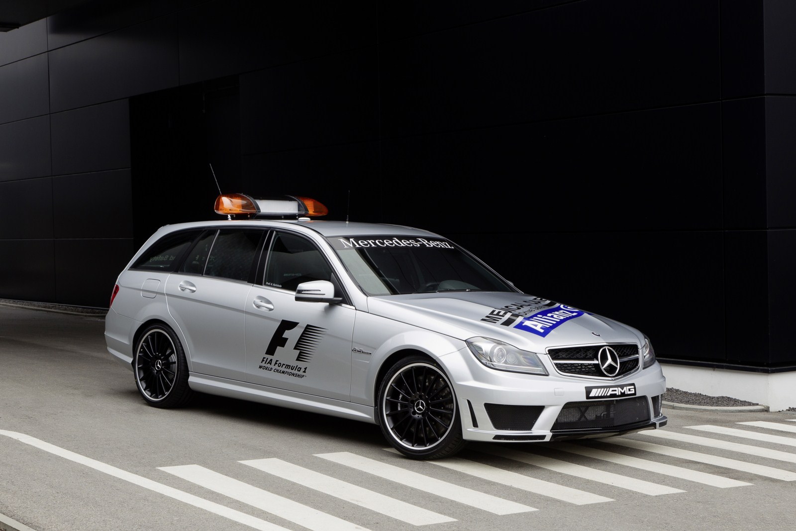 ΔΕΙΤΕ: Για 17η χρονιά η Mercedes υπεύθυνη για τα Safety και Medical car της Formula 1 - Φωτογραφία 5