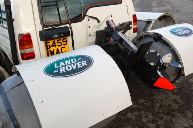 ΔΕΙΤΕ: Land Rover με...μπρατσάκια! - Φωτογραφία 9