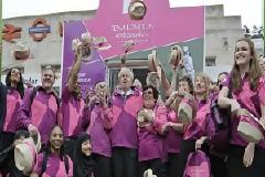 Σάλος για τις ροζ στολές των εθελοντών των Ολυμπιακών Αγώνων του Λονδίνου