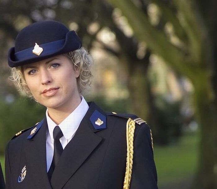 Γυναίκες αστυνομικοί από όλο τον κόσμο (pics) - Φωτογραφία 11