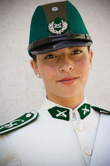 Γυναίκες αστυνομικοί από όλο τον κόσμο (pics) - Φωτογραφία 19