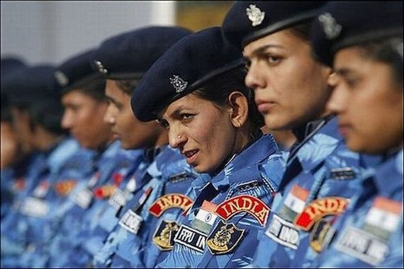 Γυναίκες αστυνομικοί από όλο τον κόσμο (pics) - Φωτογραφία 23