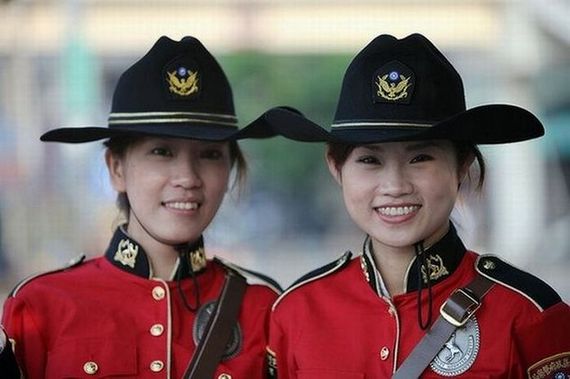 Γυναίκες αστυνομικοί από όλο τον κόσμο (pics) - Φωτογραφία 30