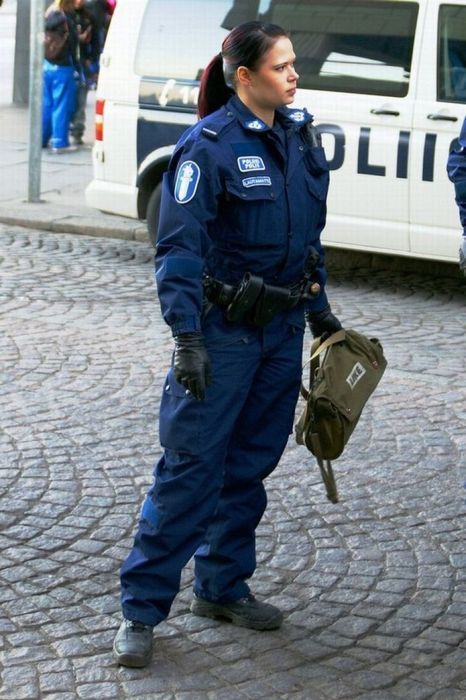 Γυναίκες αστυνομικοί από όλο τον κόσμο (pics) - Φωτογραφία 38