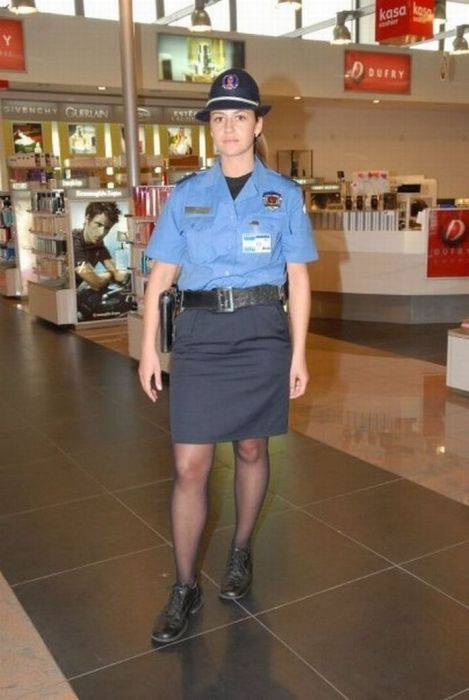 Γυναίκες αστυνομικοί από όλο τον κόσμο (pics) - Φωτογραφία 44