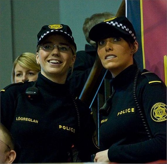 Γυναίκες αστυνομικοί από όλο τον κόσμο (pics) - Φωτογραφία 49