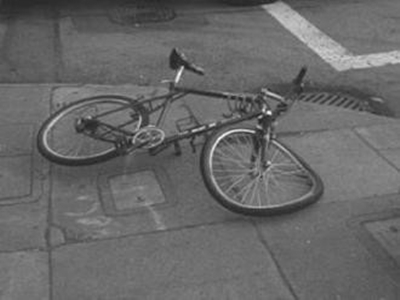 ΣΟΚ: Σκότωσε τον ποδηλάτη και εξαφανίστηκε! - Φωτογραφία 1