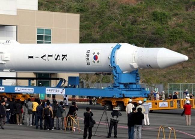 Προσκλήσεις της Β. Κορέας για την εκτόξευση πυραύλου - Φωτογραφία 1