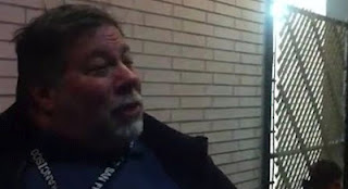 Ο Steve Wozniak στην ουρά για το νέο iPad - Φωτογραφία 1