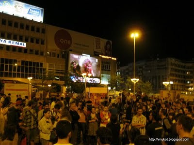 Διαδήλωση στα Σκόπια με τη συμμετοχή του Ιβάνοφ - Φωτογραφία 1