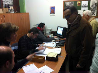 Ουρές στο Ηράκλειο της Κρήτης... - Φωτογραφία 2