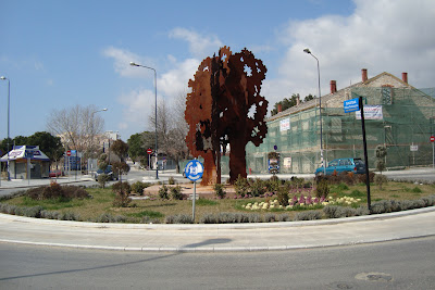 Το δέντρο της ντροπής της Αλεξανδρούπολης - Φωτογραφία 4