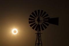 ΔΕΙΤΕ: Μαγευτικό θέαμα από το δαχτυλίδι της φωτιάς