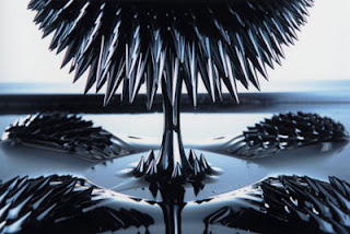 Ferrofluid: Είναι στερεό ή υγρό; [video] - Φωτογραφία 1