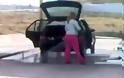 VIDEO: Ξανθιά γυναίκα και αμάξι δεν πάνε μαζί!