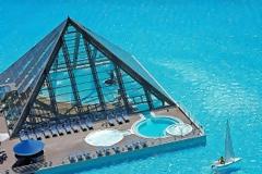 Απίστευτες εικόνες: Δεν φαντάζεστε πώς είναι η μεγαλύτερη πισίνα του κόσμου!