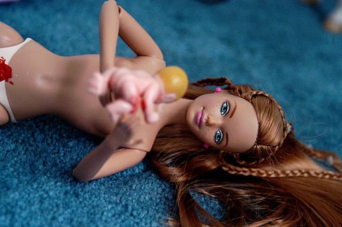 Σούπερ διαστροφή.Η Barbie γεννάει (Photos) - Φωτογραφία 15