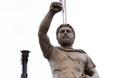 Νέα πρόκληση των Σκοπιανών – Τοποθέτησαν άγαλμα του Φιλίππου Β' σε κεντρική πλατεία