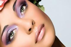 Ελκυστικό μακιγιάζ στους τόνους του μωβ!