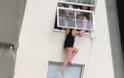Γυναίκα προσπαθεί να πέσει από παράθυρο του τρίτου ορόφου! - Φωτογραφία 1