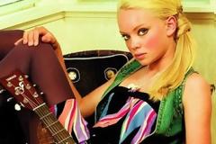 ΦΩΤΟ – Τραγικό: Ο κακομαθημένος γιος τη σκότωσε και οι γονείς την αποτελείωσαν