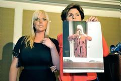 Την απέλυσε ο εργοδότης της γιατί τονίζει το μεγάλο στήθος της (Photos)