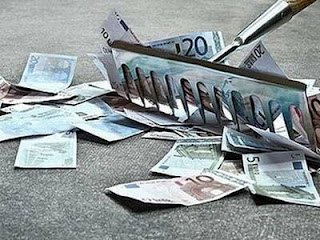 Κατασχέσεις για 300 ευρώ...! Πανικός στο Υπουργείο Οικονομικών για να μαζέψουν χρήμα... - Φωτογραφία 1