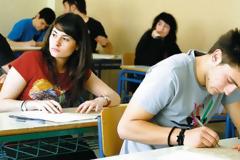 Πανελλήνιες 2012: Δείτε τα θέματα σε Νεοελληνική Λογοτεχνία και Φυσική