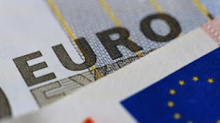 Υπέρ του ευρώ τρεις στους τέσσερις Έλληνες - Φωτογραφία 1