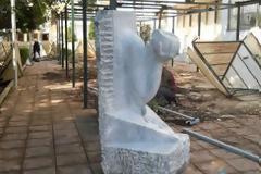 Χίος: Γέμισε με Ομηρικά Γλυπτά