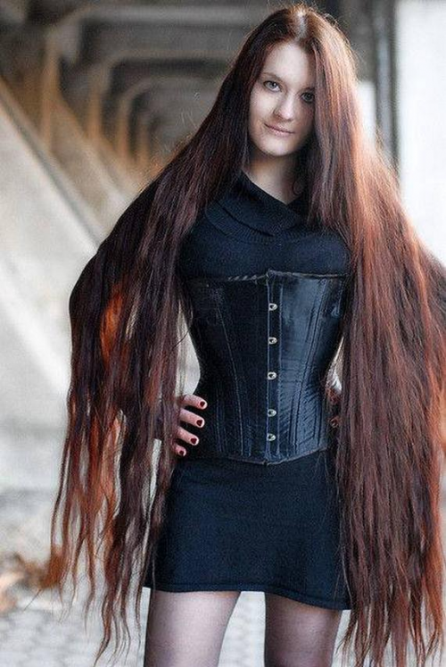Οι γυναίκες με τα πιο μακριά μαλλιά στον κόσμο (pics) - Φωτογραφία 12