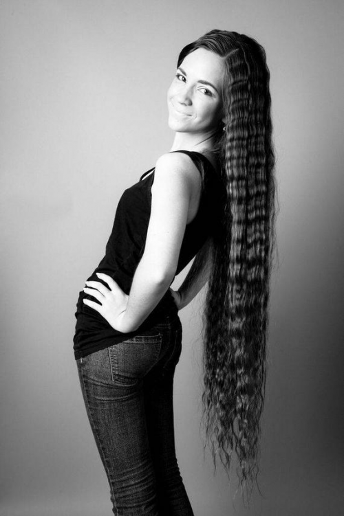 Οι γυναίκες με τα πιο μακριά μαλλιά στον κόσμο (pics) - Φωτογραφία 27