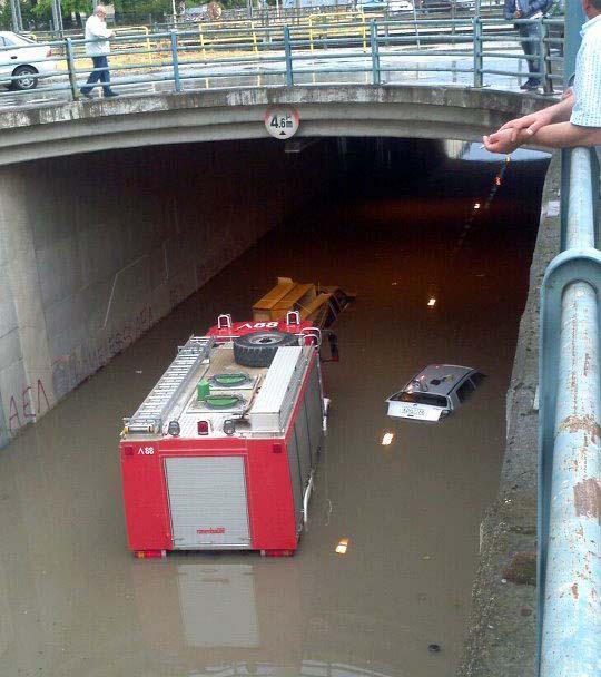 Eικόνες από την πλημμυρισμένη Λάρισα - Φωτογραφία 2