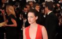 Kristen Stewart! Το αφοπλιστικά βαθύ ντεκολτέ που έκοψε ανδρικές ανάσες στις Κάννες... - Φωτογραφία 3