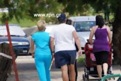 Η βόλτα του Καραμανλή στην Ραφήνα με σορτσάκι [εικόνες]