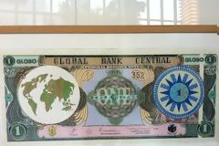 Το ‘Globo’, το “παγκόσμιο νόμισμα” σε έκθεση στα κεντρικά γραφεία της Παγκόσμιας Τράπεζας!