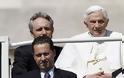 Απαγγέλθηκαν επισήμως κατηγορίες στον μπάτλερ του Πάπα