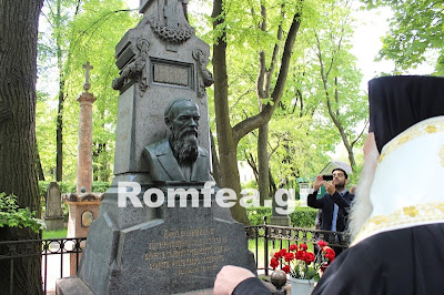 Ο Αρχιεπίσκοπος στον τάφο του Ντοστογιέφσκι [video] - Φωτογραφία 2