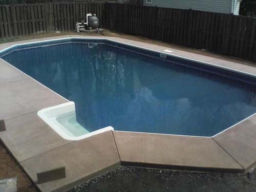 Έφτιαξε μόνος του πισίνα για το σπίτι του - Φωτογραφία 37