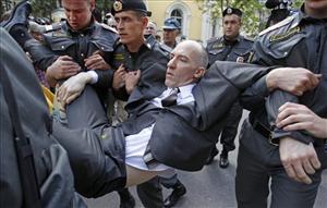 Επεισόδια στη Μόσχα στο gay parade- Συλλήψεις 40 ατόμων - Φωτογραφία 1