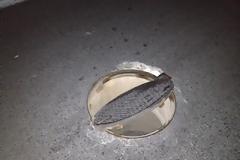 Αναγνώστης προειδοποιεί: Tρόμος απο ανοιχτό φρεάτιο στην Περιφερειακη οδό Πειραια-Κερατσινίου!