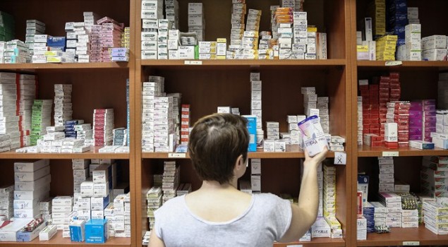 Με κάρτες αγοράζουν πλέον φάρμακα οι Έλληνες - Φωτογραφία 1