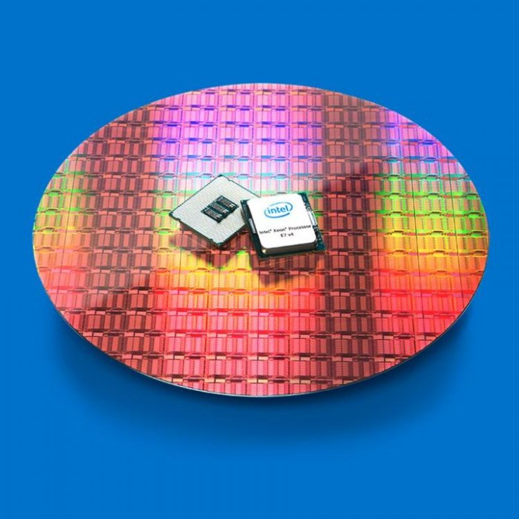 Ο Intel Xeon E7-8894 έχει 24 πυρήνες - Φωτογραφία 1