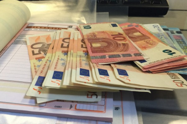 Νέο χαράτσι 680 ευρώ στους μισθούς – Μειώσεις πάνω από 210 ευρώ και στις συντάξεις - Φωτογραφία 1