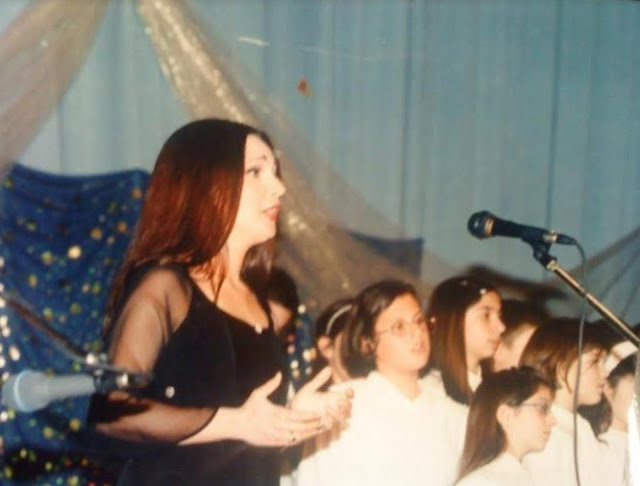 Απίστευτο: Ελληνίδα τραγουδίστρια γνώρισε μετά απο 21 χρόνια την ετεροθαλή αδερφή της [photos+video] - Φωτογραφία 2