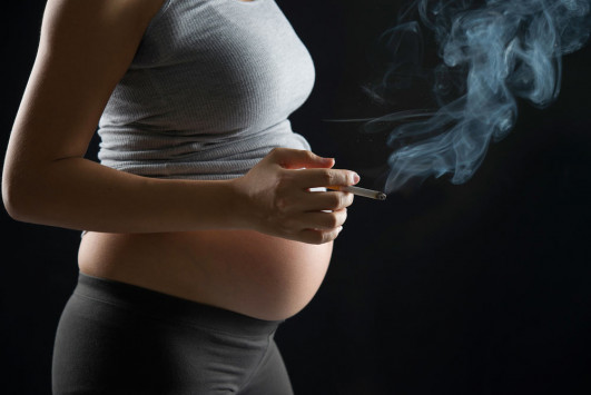 Κώφωση στο παιδί προκαλεί όποια μητέρα καπνίζει πριν και μετά τη γέννα - Φωτογραφία 1