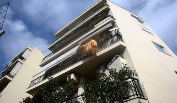 «Καταραμένο» διαμέρισμα στην Κηφισιά: Από το ίδιο μπαλκόνι που σκοτώθηκε 6χρονος είχε αυτοκτονήσει η... - Φωτογραφία 1