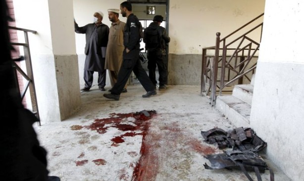 Επίθεση αυτοκτονίας με τέσσερις νεκρούς στο Πακιστάν - Φωτογραφία 1