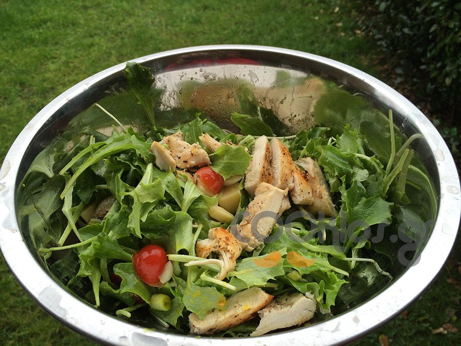 Η συνταγή της Ημέρας: Πράσινη σαλάτα με ψητό κοτόπουλο - Φωτογραφία 1