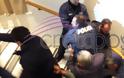 Ηράκλειο: Ένταση στο Επιμελητήριο – Οι διαδηλωτές επιδιώκουν κατάληψη του κτιρίου! Στο χώρο της εκδήλωσης ο Τ. Πετρόπουλος - Φωτογραφία 3